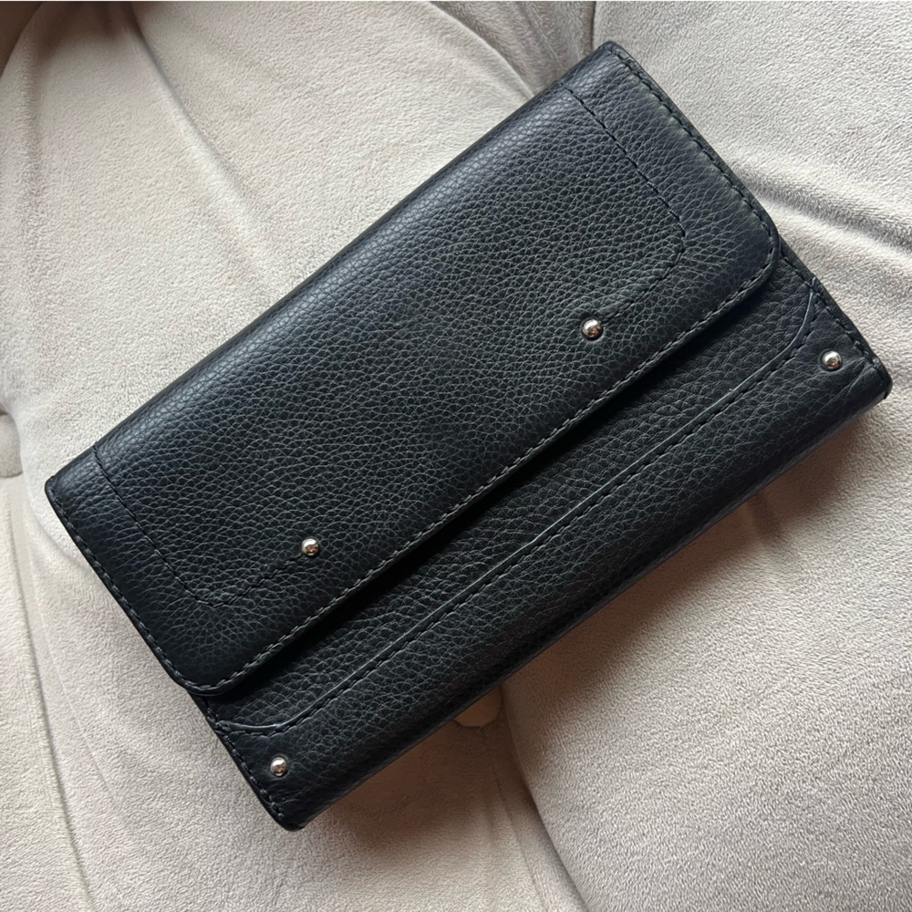NWOT Banana Republic pebbled black genuine leather wallet